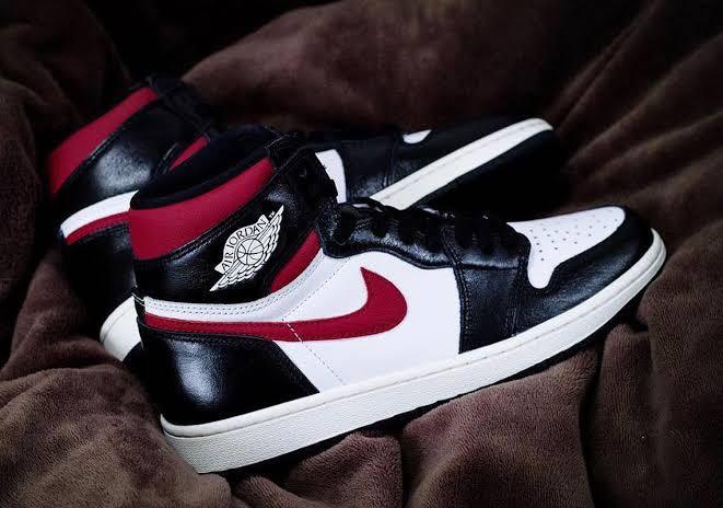j1 gym red