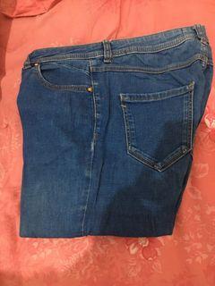 Celana Jeans Stradivarius
