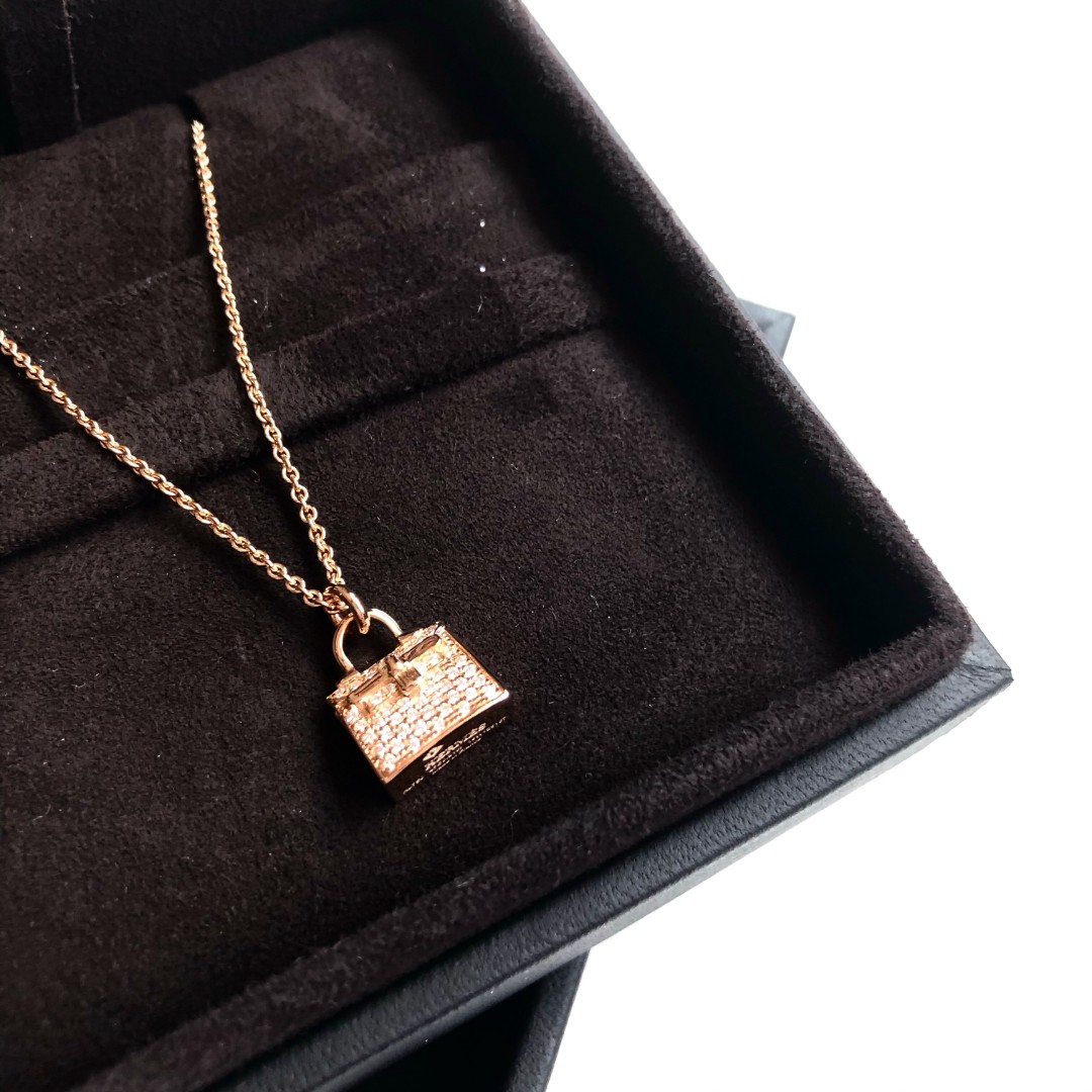 Hermes 18k Rose Gold Diamond Kelly Amulettes Pendant Necklace – Madison  Avenue Couture