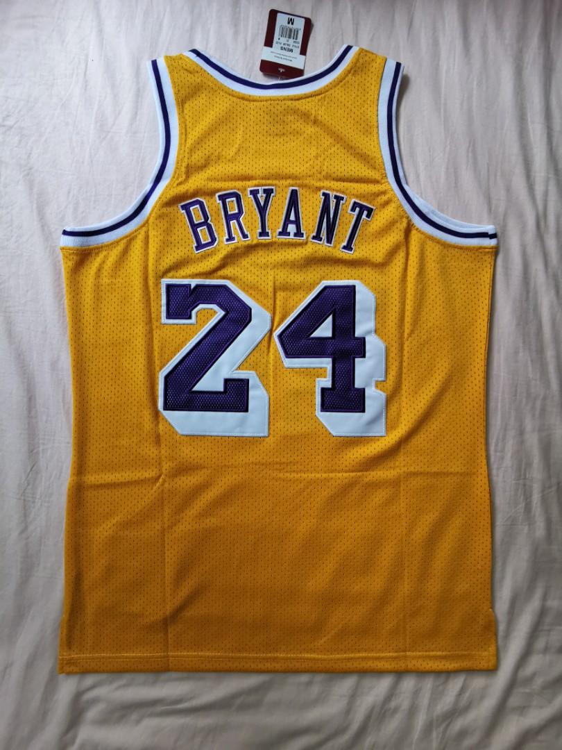 Nike Bryant jersey mpls medium W-21 1/2 L-29 as new, Men's Fashion,  Activewear on Carousell
