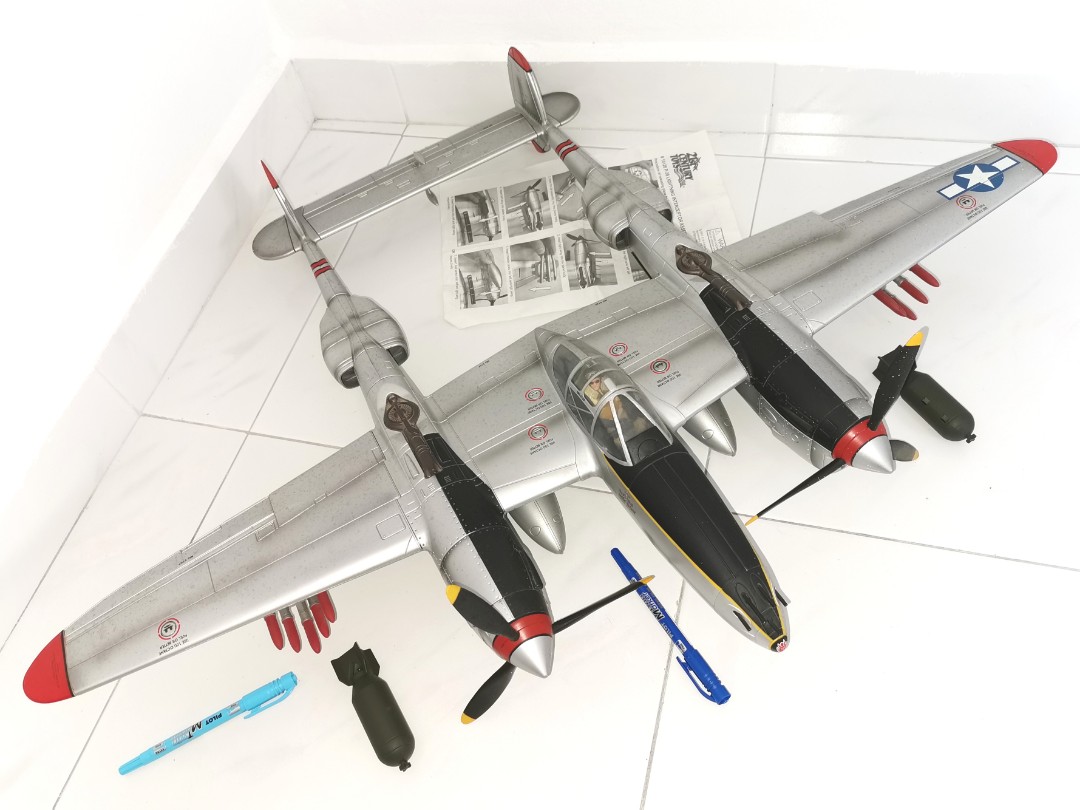 希少 21st Century Toys 1/18 P-38J ライトニング - 模型/プラモデル
