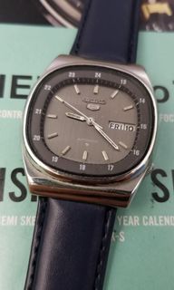 （分類：）位於 。 由 watch255 提交（商品編號 1001399521，圖片 1）。簡介： 。