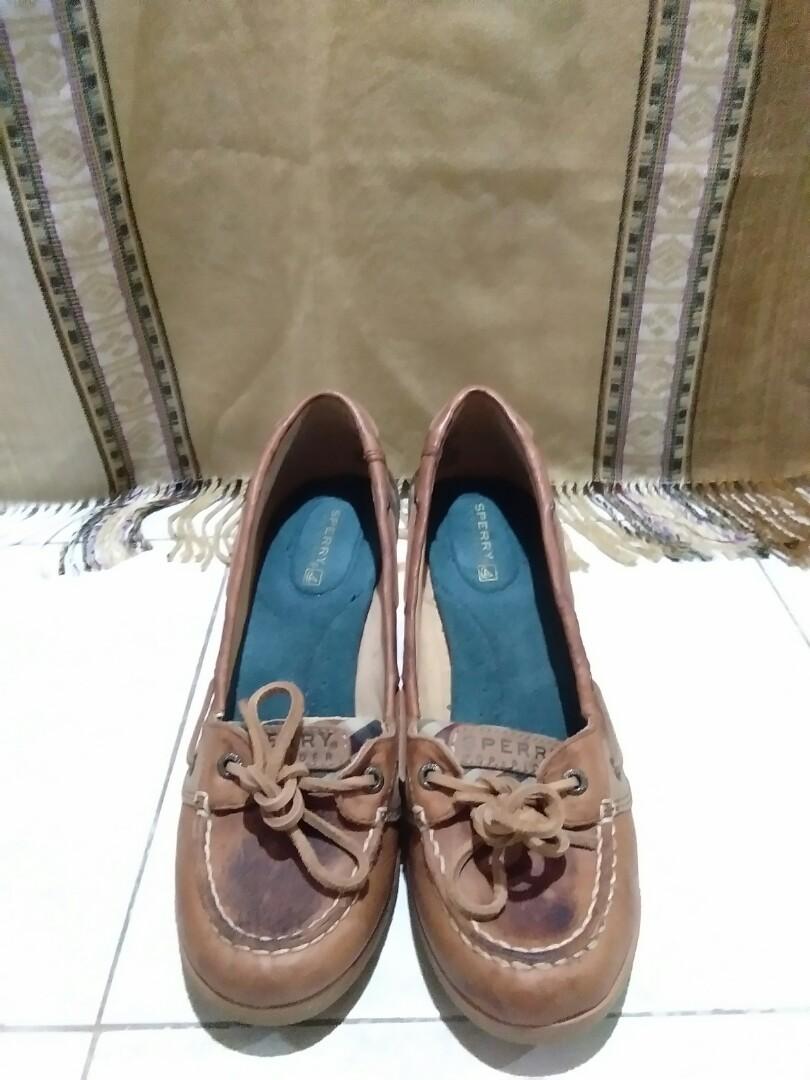 sperry heels