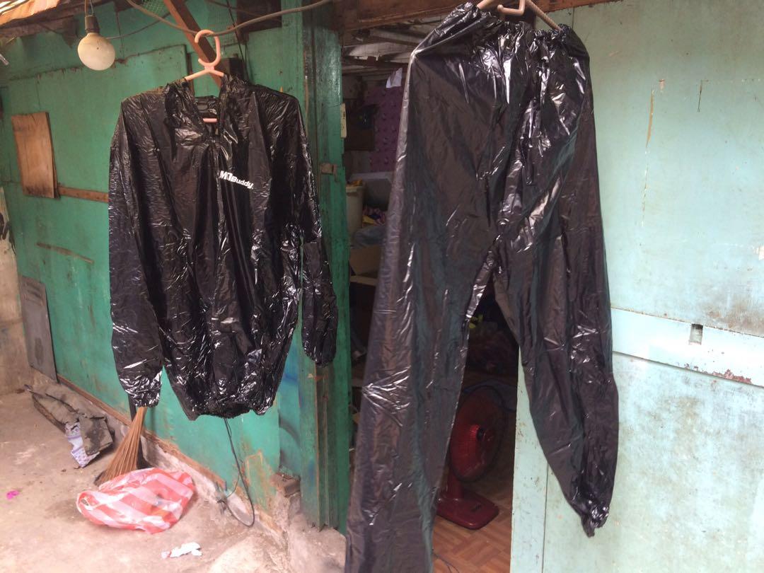 Sweat Sauna suit (Category: Face Care) located in Manila. Submitted by akosim23 (Listing ID 1001475750, Image 2). Description: Large 600 Medium 700 XL 800 .