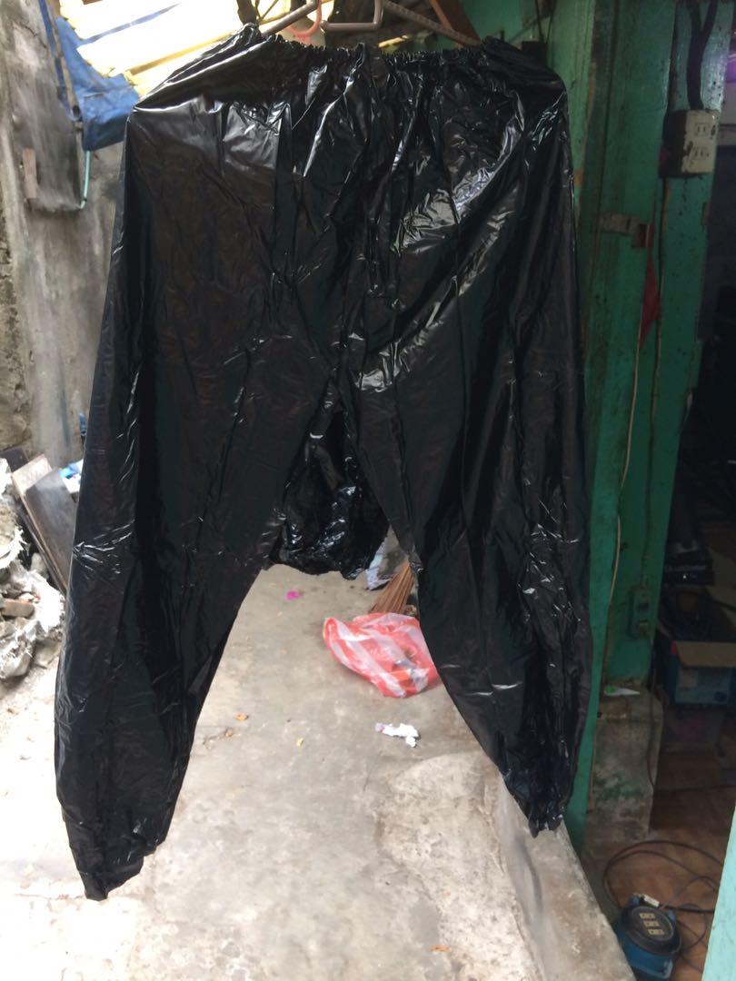 Sweat Sauna suit (Category: Face Care) located in Manila. Submitted by akosim23 (Listing ID 1001475750, Image 3). Description: Large 600 Medium 700 XL 800 .