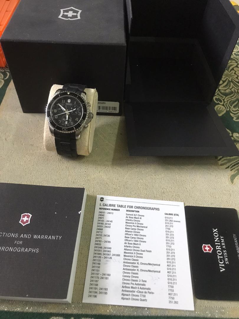 victorinox Men s Fashion Watches Accessories Watches on Carousell