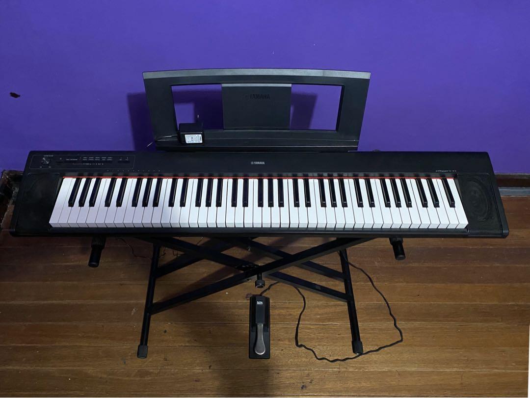 Yamaha Piaggero NP32 with Onstage sustain pedal and Onstage double X