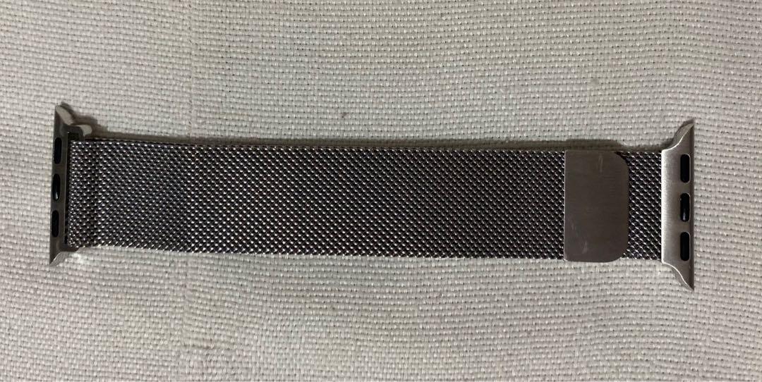 Apple watch series 3 bands (Category: Portable Audio Accessories) located in Las Pinas. Submitted by masterjac (Listing ID 1001660863, Image 3). Description: Milanese strap (Silver) Will fit 38 and 40mm RFS: Decluterring SF: c/o buyer Mode of payment: BDO / BPI / Metrobank.