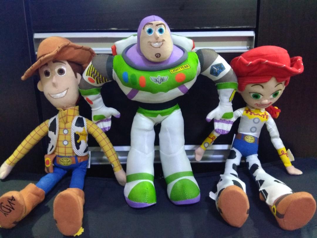 Buzz lightyear deals cuddly toy
