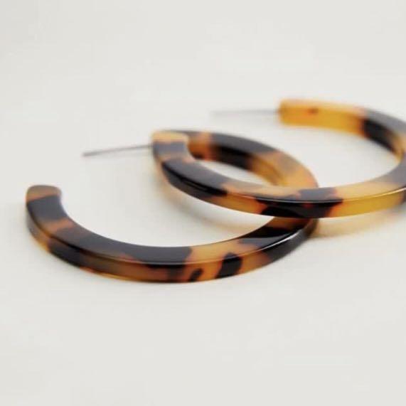 Mango tortoiseshell earrings top