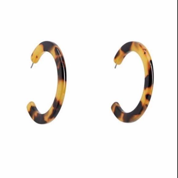 Mango tortoiseshell earrings top