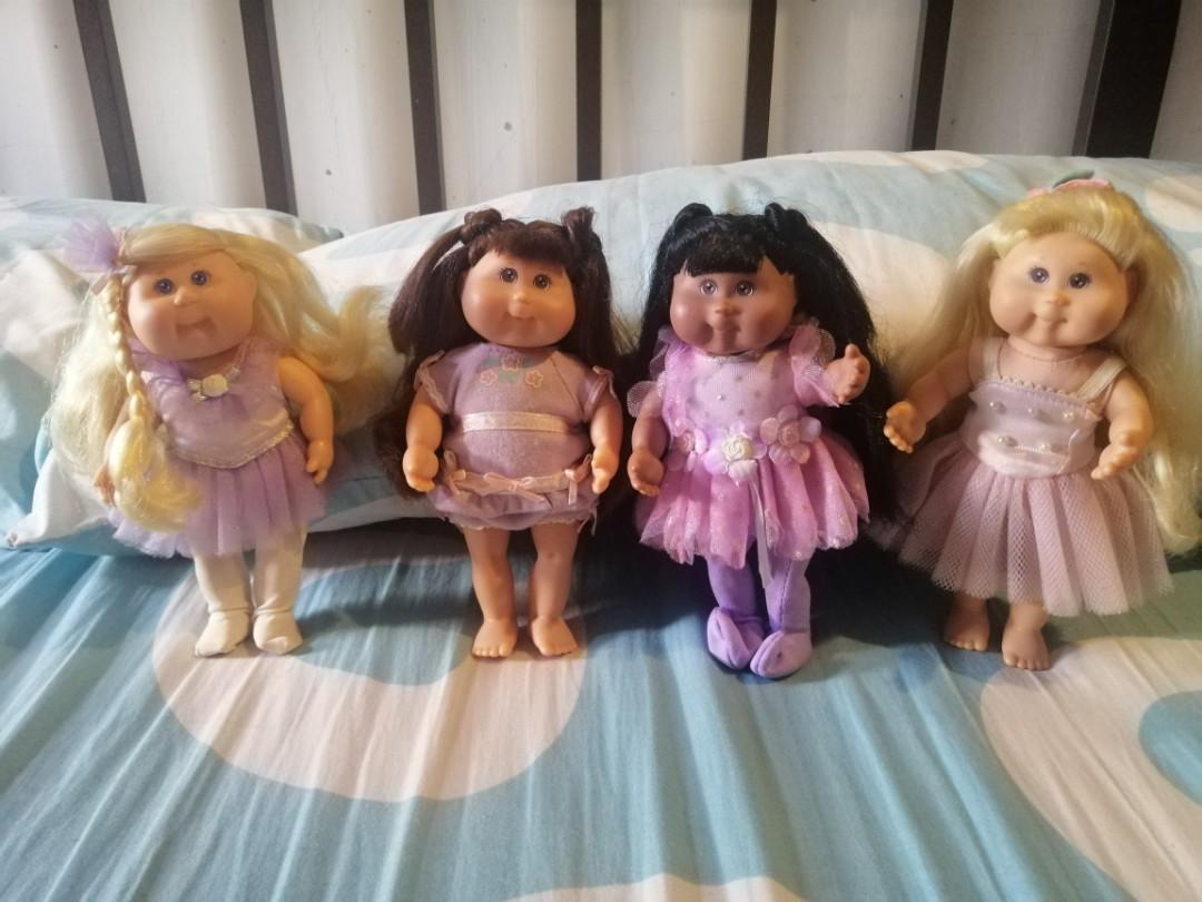 Cabbage patch mini dolls hotsell