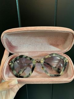 （分類：）位於 。 由 allssn 提交（商品編號 1001566578，圖片 1）。簡介： 。