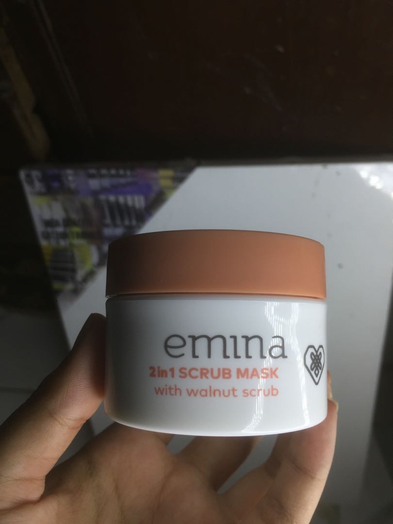 scrub mask emina, Kesehatan & Kecantikan, Kulit, Sabun & Tubuh di Carousell