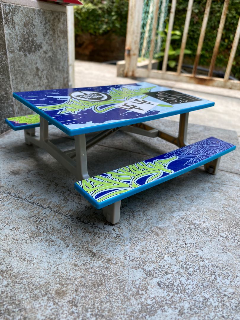 Tech cheap deck table