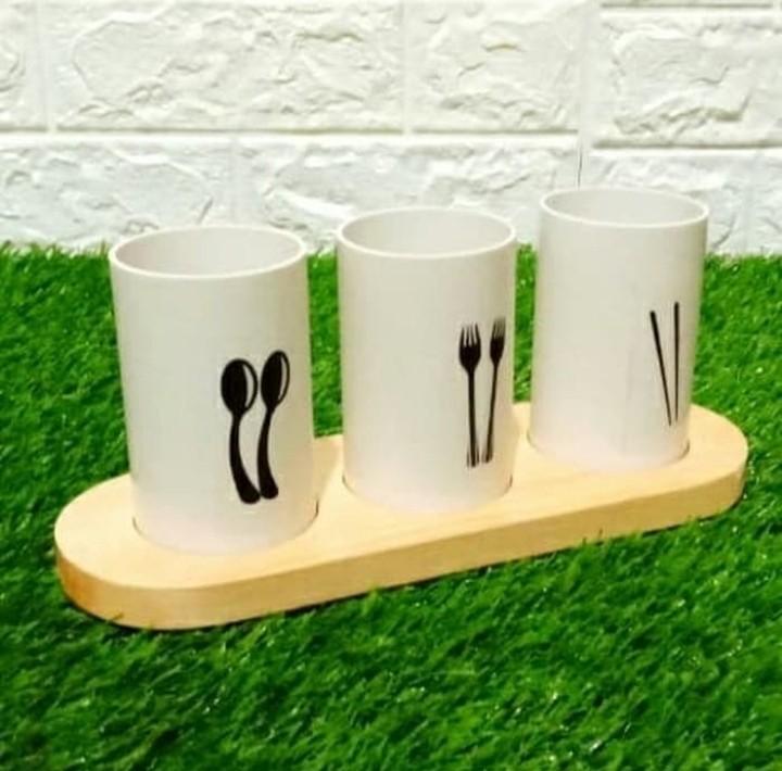 Tempat Sendok Garpu dan Sumpit Unik (Kategori: Kitchen & Appliances) berada di Bogor. Dikirim oleh dima55tore (ID iklan 1001490256, Gambar 3). Deskripsi: Tempat Sendok Garpu Dan Sumpit Unik.. ready Banyak.. bosku.. yuk diorder....