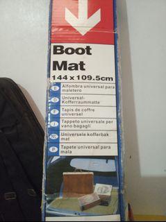 Universal car boot mat