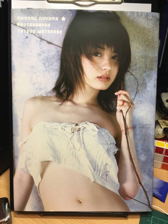 Niiyama Chiharu Photographs Tatsuo Watanabe 新山千春寫真集 興趣及遊戲 收藏品及紀念品 日本明星 Carousell