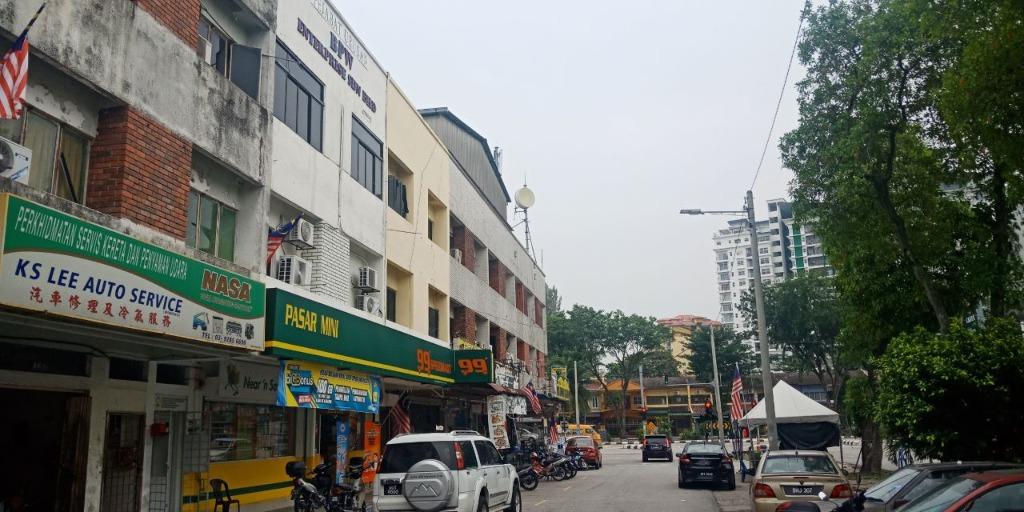 3 Storey Shop Office For Sale Side By Side At Taman Cempaka Ampang Property For Sale On Carousell