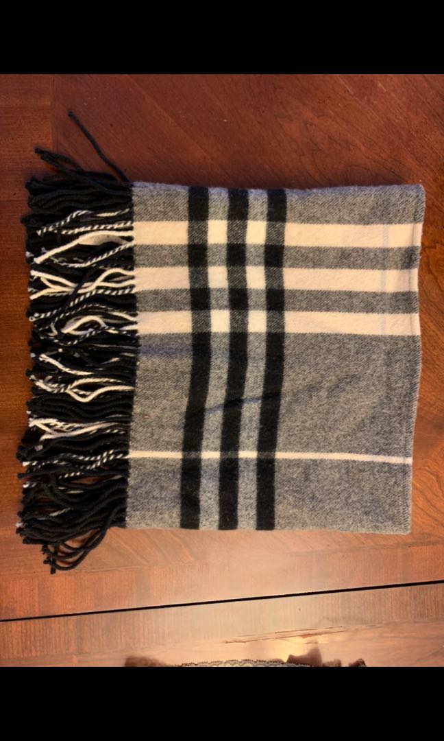 Burberry infinity scarf