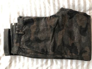 （分類：）位於 。 由 alec_chan2 提交（商品編號 1001735808，圖片 1）。簡介： 。