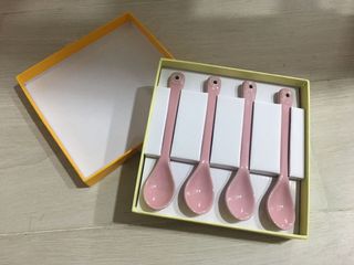 （分類：）位於 。 由 chi724 提交（商品編號 1001737917，圖片 1）。簡介： 。