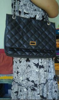 (Category: ) located in . Submitted by hezmida (Listing ID 1001830282, Image 1). Description: .