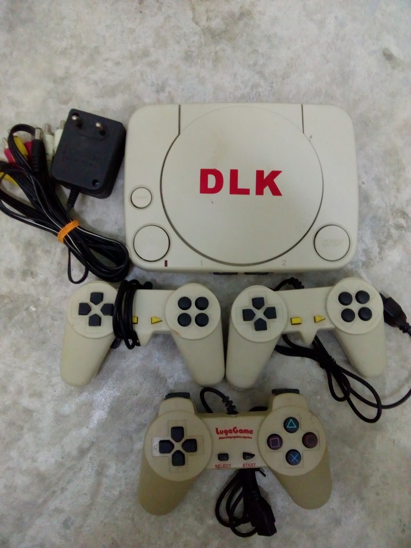 Retro Game Console with Tapes, Video Gaming, Video Game Consoles,  PlayStation on Carousell