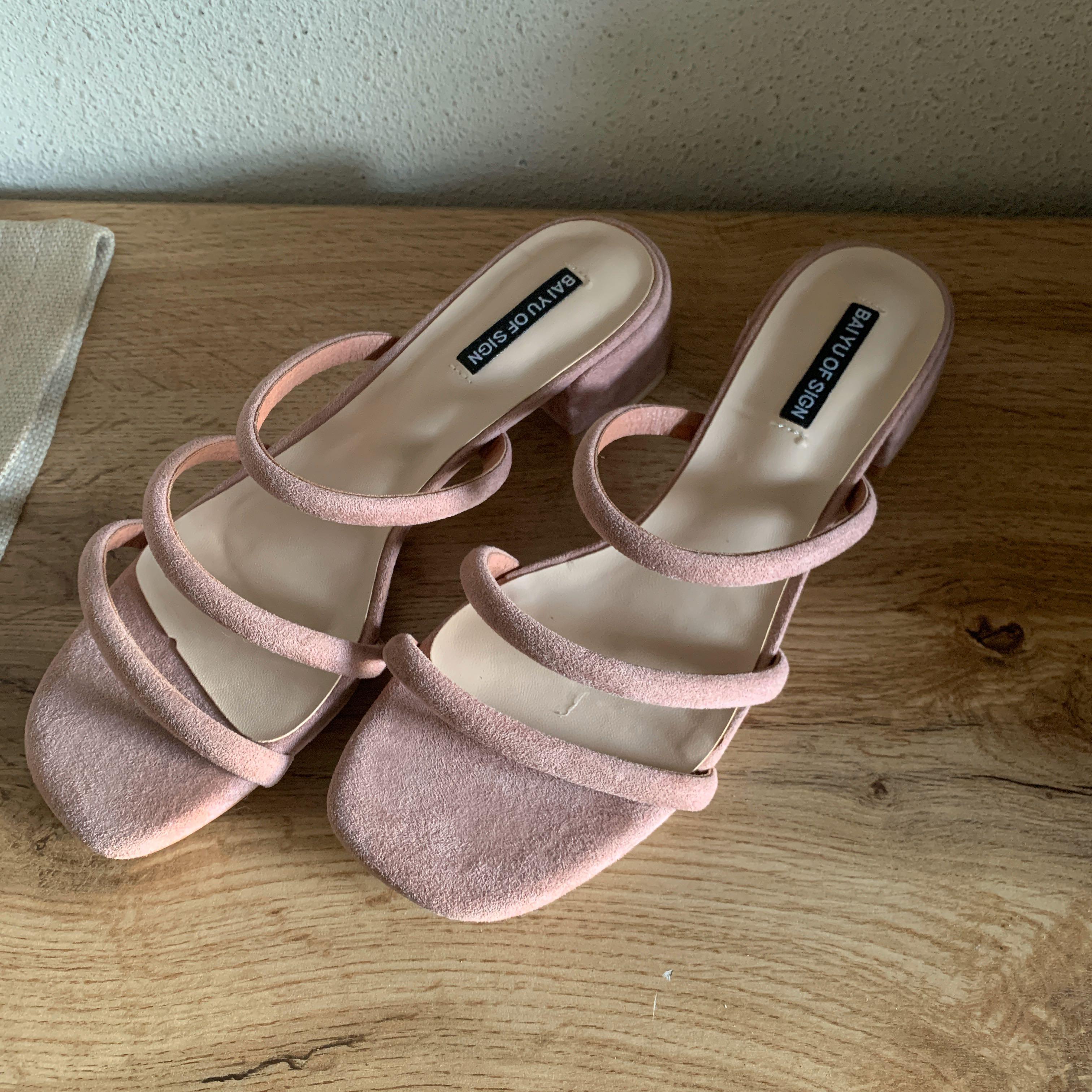 sandal blush