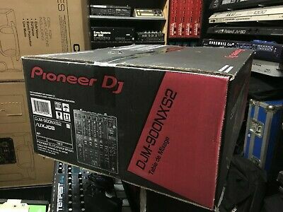 2x Pioneer CDJ-2000NXS2 and DJM-900NXS2
