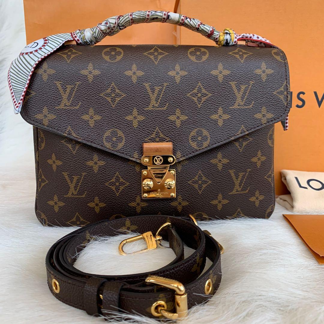 💯Louis Vuitton Pochette Metis Monogram Black/Red - LIMITED EDITION,  Luxury, Bags & Wallets on Carousell