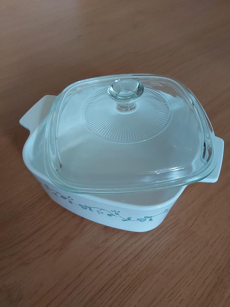 Container (Category: Food Organisation & Storage) located in Singapore. Submitted by javabeans2 (Listing ID 1001926788, Image 3). Description: Can use for cooking Size 17 x 17 × 7.