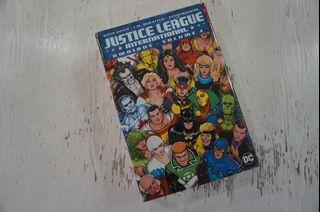 DC Comics Omnibus Justice League Swamp Thing League of Superheroes
