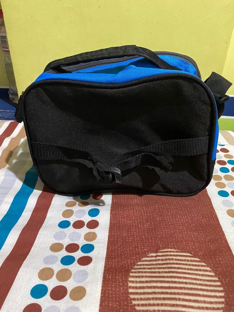 HAWK Lunch Bag (Original) (Category: Other Baby Bathing & Changing Needs) located in Marikina City. Submitted by neltan_carousel (Listing ID 1001866119, Image 2). Description: 💯% Authentic/Original ~ new/unused ~ with free water bottle #puregoldgc.