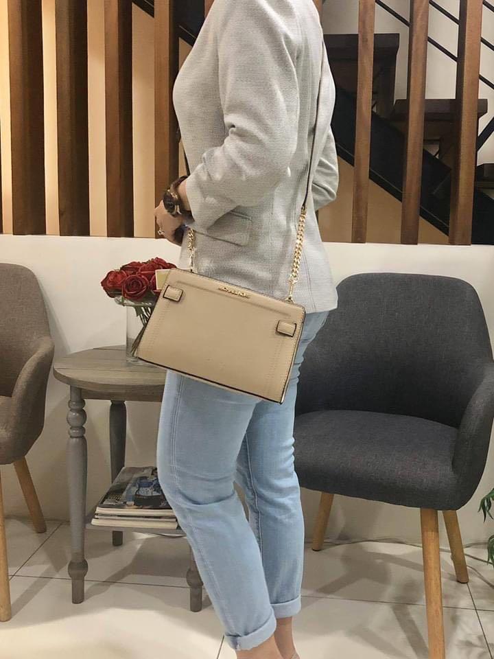 Michael Kors Women's Rayne Leather Small Crossbody Bag Purse Handbag  (Bisque): Handbags