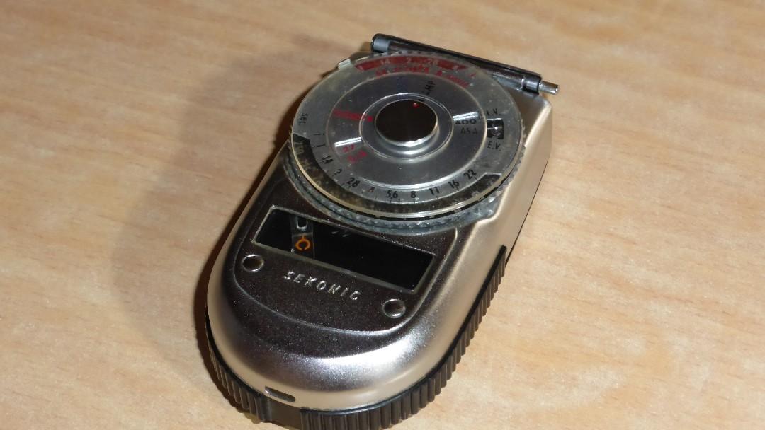 Sekonic Auto Leader Model 38 full manual Lightmeter (Category: Lighting & Studio Equipment) located in Paranaque City. Submitted by kutoi.ancheta (Listing ID 1001910179, Image 3). Description: Sekonic Auto Leader Model 38 full manual Lightmeter more info:👇 https://www.butkus.org/chinon/flashes_meters/sekonic_l-38/sekonic.htm Features: ✅ Brand: Sekonic ✅ Model: 38 Auto-Leader ✅ Metal and plastic body ✅ Analogue operation ✅ Simple, straight forwar
