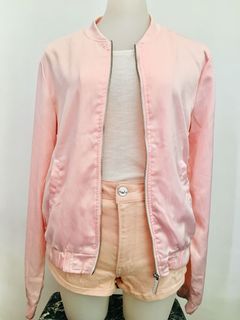 (Category: ) located in . Submitted by AnnClosetCollection (Listing ID 1001851941, Image 1). Description: .