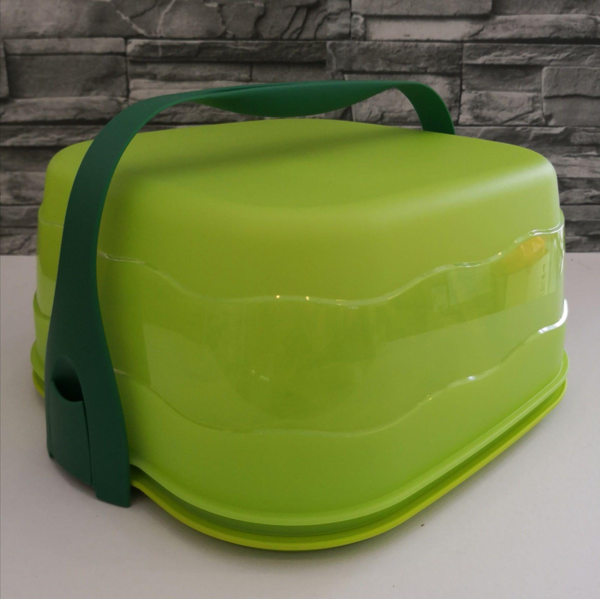 Tupperware 6L cake carrier, Furniture & Home Living, Kitchenware &  Tableware, Other Kitchenware & Tableware on Carousell