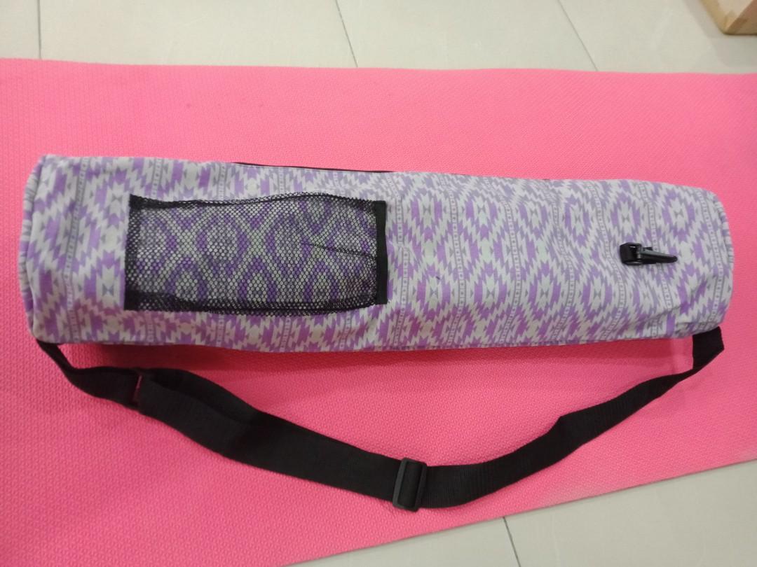 Yoga mat bag (Category: Activewear) located in Quezon City. Submitted by aetna.manila (Listing ID 1001858460, Image 1). Description: good quality for yoga mats only easy to use and carry ONLY BAG 27 INCHES long 6.5 inch cylinder diameter 70 percent off.