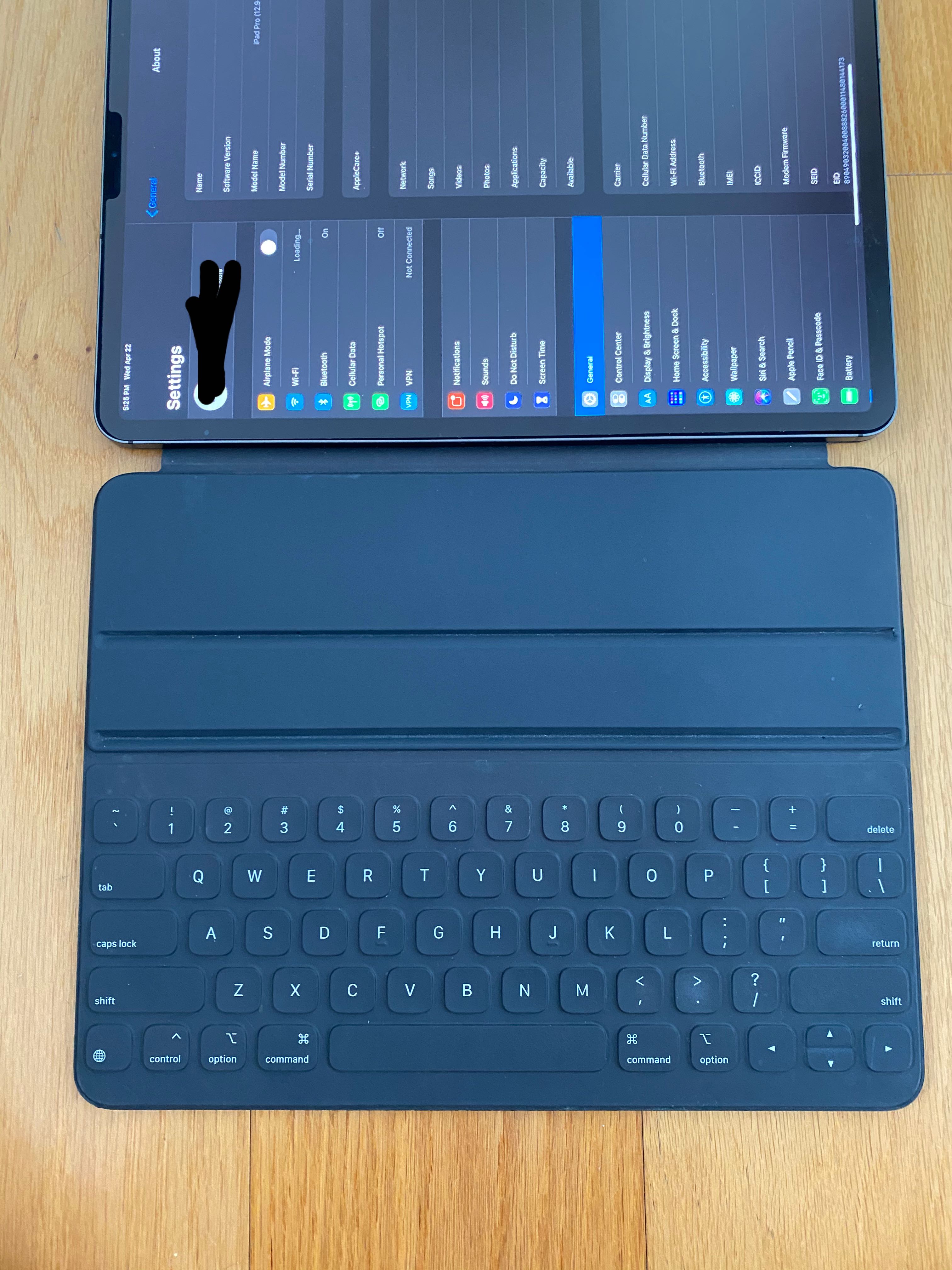 2018 12.9 iPad Pro 256gb Cellular w/Keyboard and Apple Care