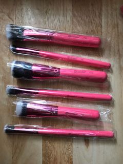 （分類：）位於 。 由 secondhandmakeup1999 提交（商品編號 1002070550，圖片 1）。簡介： 。
