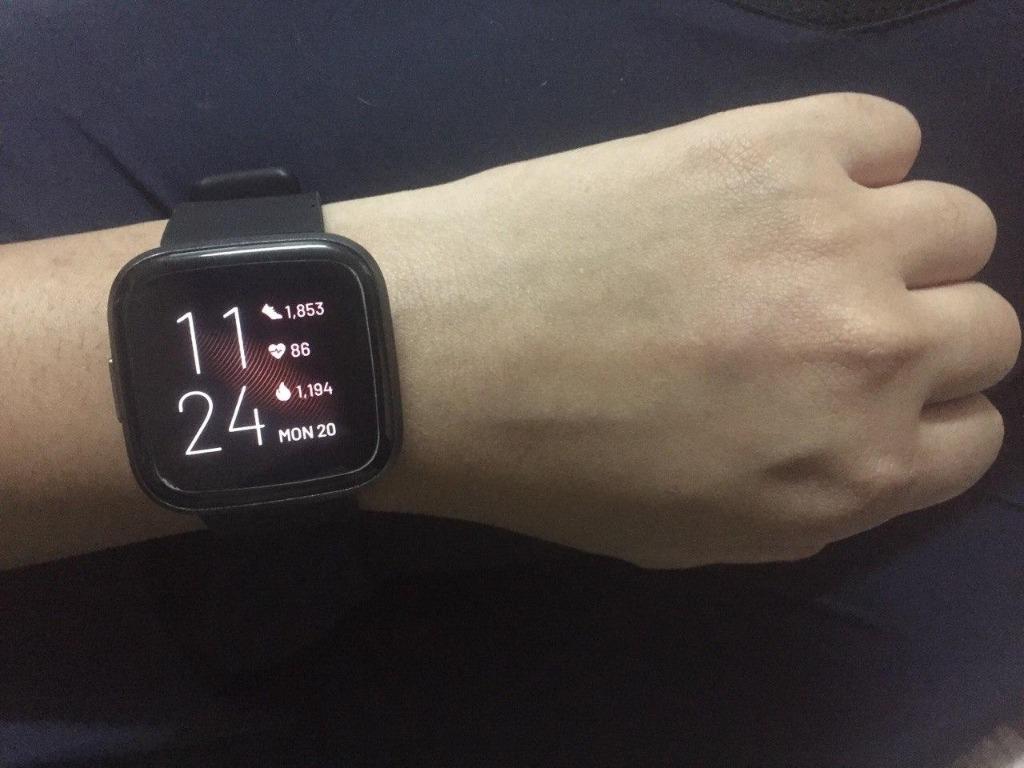 FITBIT VERSA 2, Men's Fashion, Watches & Accessories, Watches on Carousell