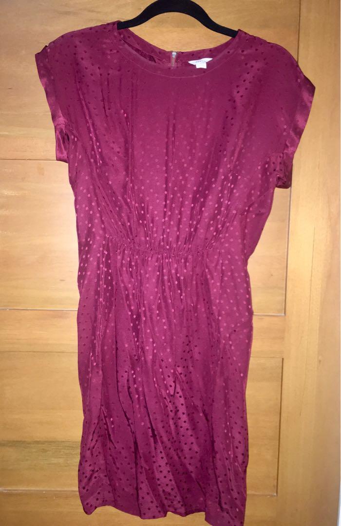 Fossil Silk Dress (Category: Dresses) located in Paranaque City. Submitted by rootiev (Listing ID 1002096345, Image 1). Description: Used 1X only Bought in the US Original price was US $150 Size: Small / US4 100% Silk No issues Care instruction: Dry clean only RFS: Decluttering Mode of payment thru BPI, Security Bank, or BDO.