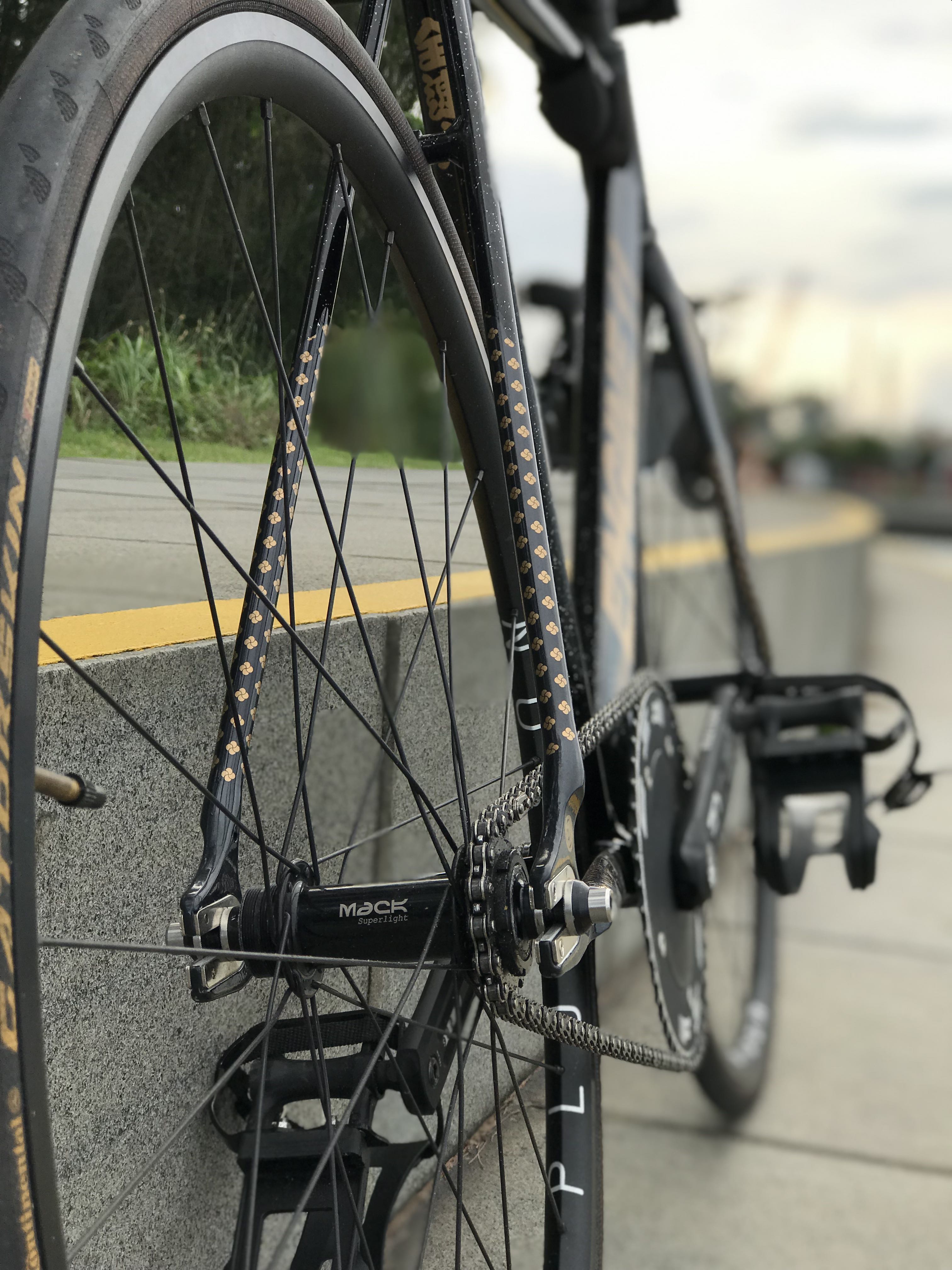 Mack superlight hot sale track hubs