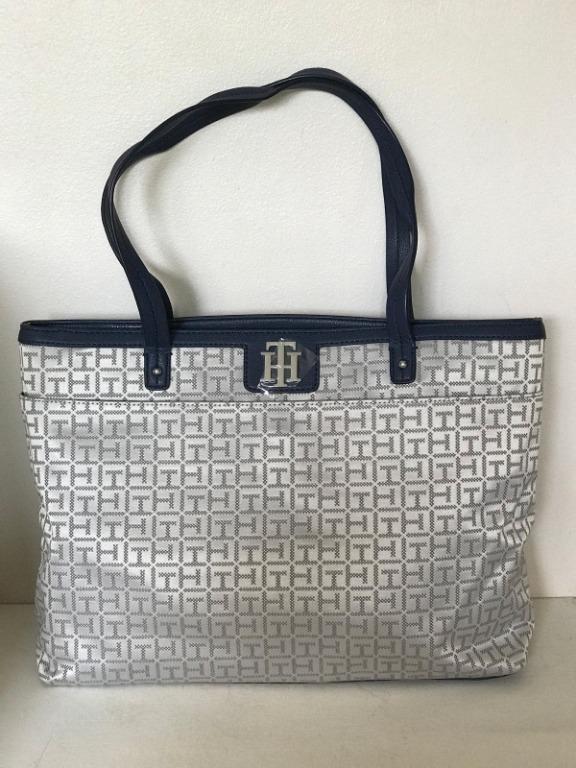 gray purse