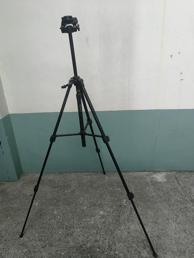 SONY TRIPOD (Category: Tripods & Monopods) located in Mandaluyong City. Submitted by japs2 (Listing ID 1002025466, Image 2). Description: Sony Tripod VCT R640 great for moving cams and DSLR With minor issues please see pic Negotiable.