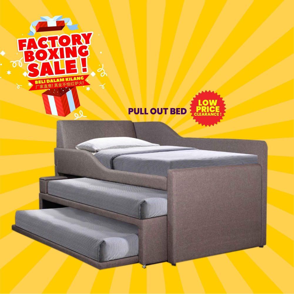 Tiga tingkat pull out bed (triple pull out bed), Furniture & Home