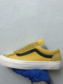 (Category: ) located in . Submitted by sneaker_street (Listing ID 1002102830, Image 1). Description: .
