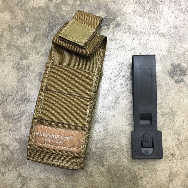 BENCHMADE MOLLE FOLDER POUCH - COYOTE, Everything Else on Carousell