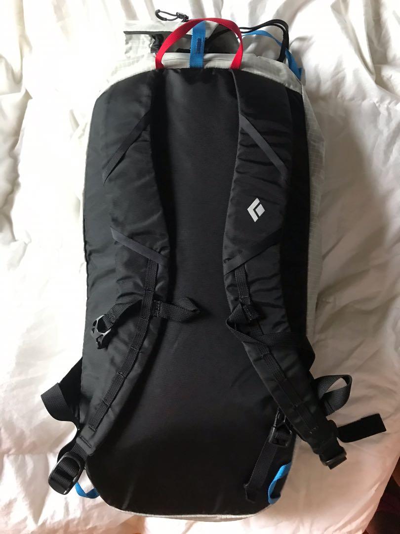 Black diamond blitz on sale 28l